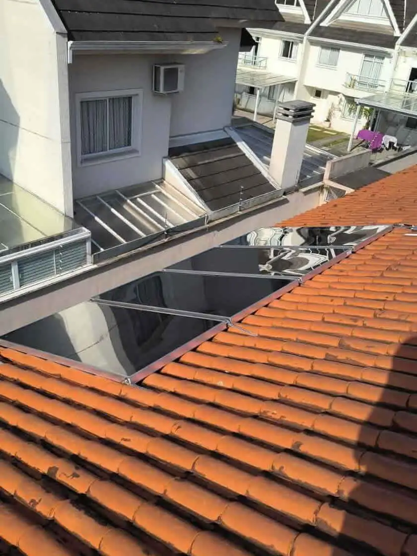 Aquecimento de Água para Piscinas e Residências – Instalação de Sistemas Solar, Elétrico e a Gás.